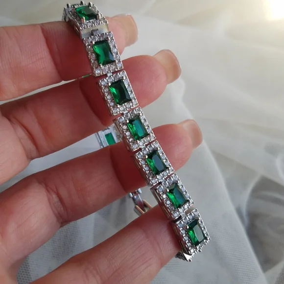 Swarovski Elements 925 Sterling Silver Emerald Green HaloEarrings NEW - Picture 10 of 14